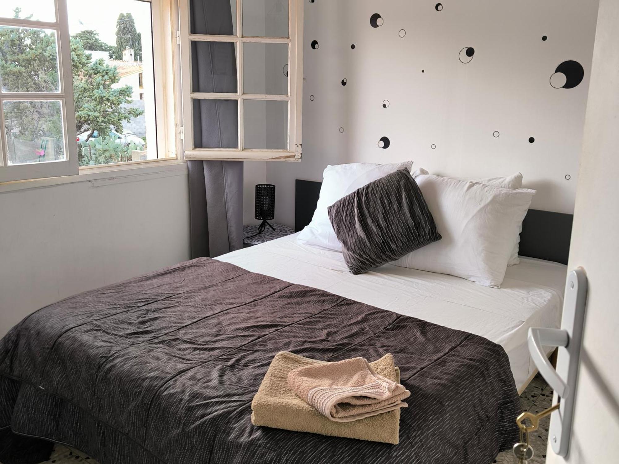Chambre Double Avec Piscine Proche De Perpignan Rivesaltes Rum bild